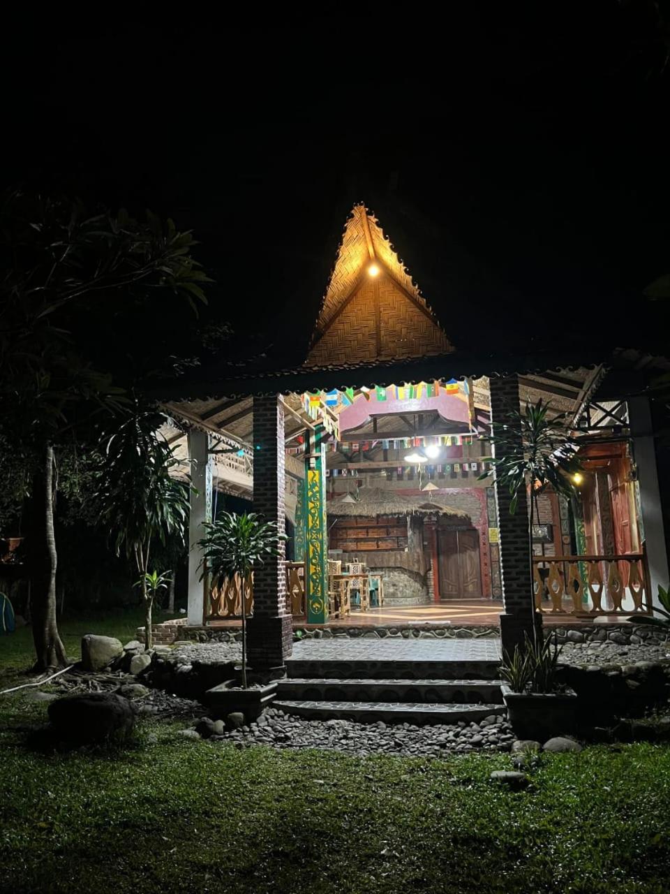 Pongo Guest House & Jungle Trekking Bukit Lawang Eksteriør billede
